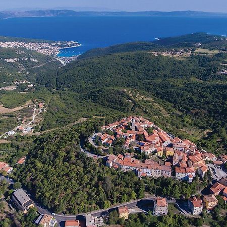 2 Bedroom Gorgeous Apartment In Labin Raša Eksteriør bilde