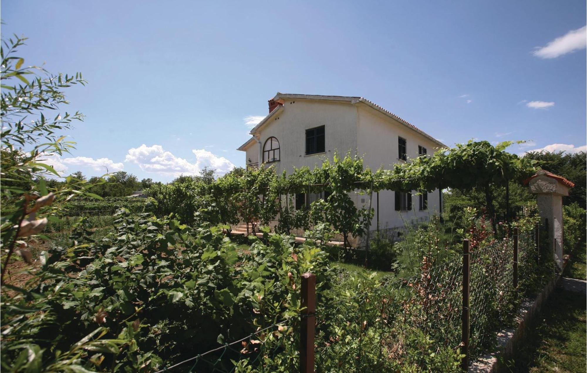 2 Bedroom Gorgeous Apartment In Labin Raša Eksteriør bilde