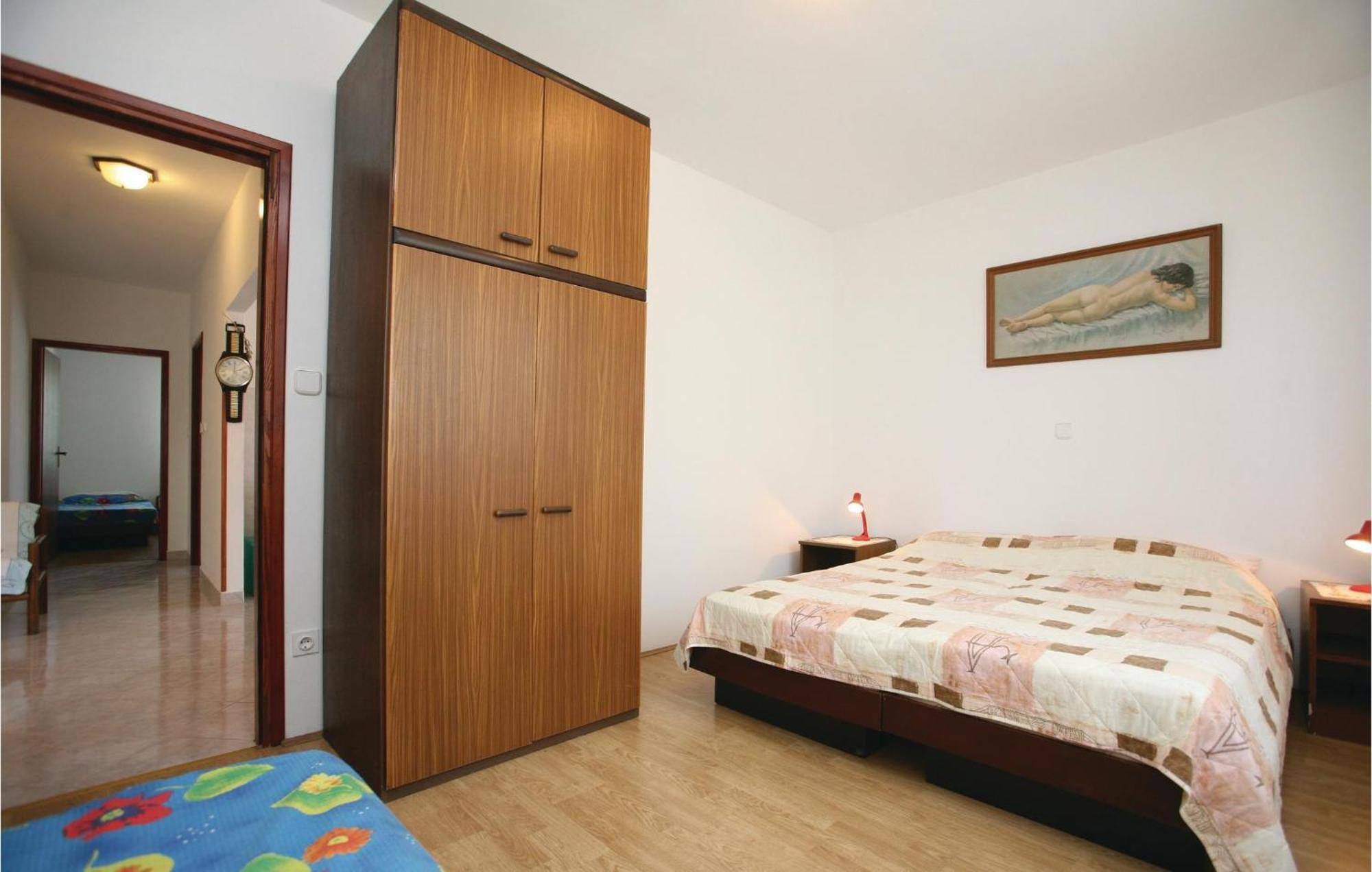 2 Bedroom Gorgeous Apartment In Labin Raša Eksteriør bilde