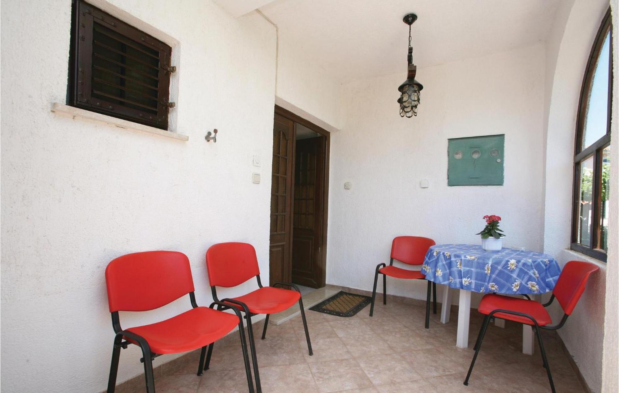 2 Bedroom Gorgeous Apartment In Labin Raša Eksteriør bilde